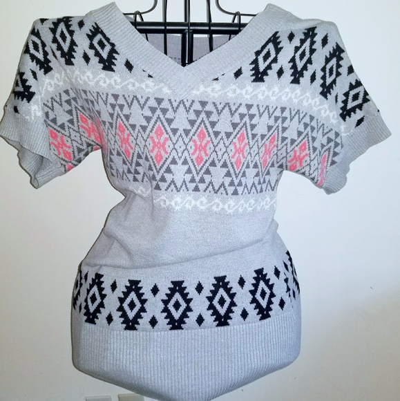 Gray Short Sleeve Sweater jcpenny - Picture 1 of 1